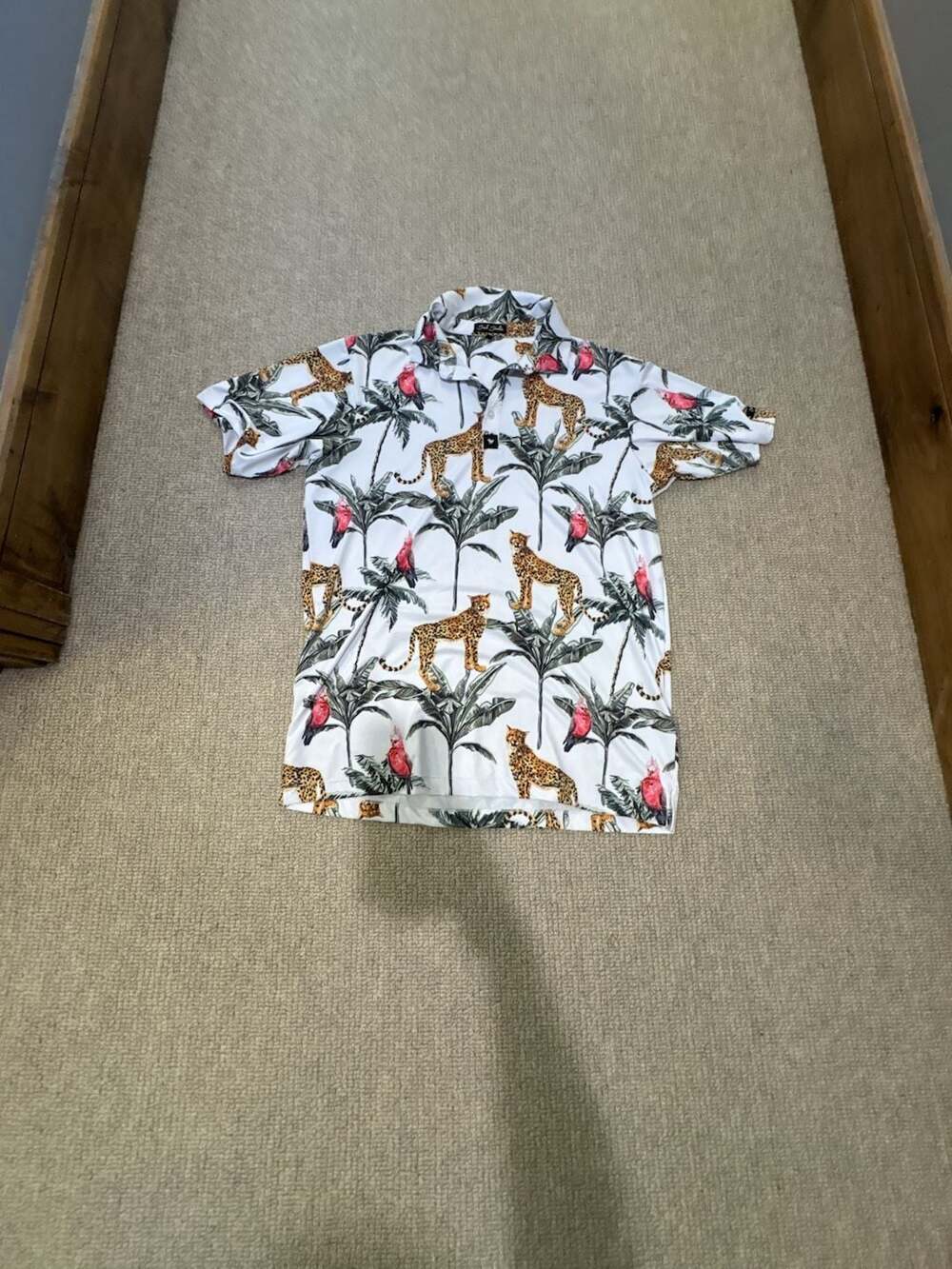 Bad Birdie Wildlife Golf Shirt Men’s Tropical Cheetah Parrot Print M
